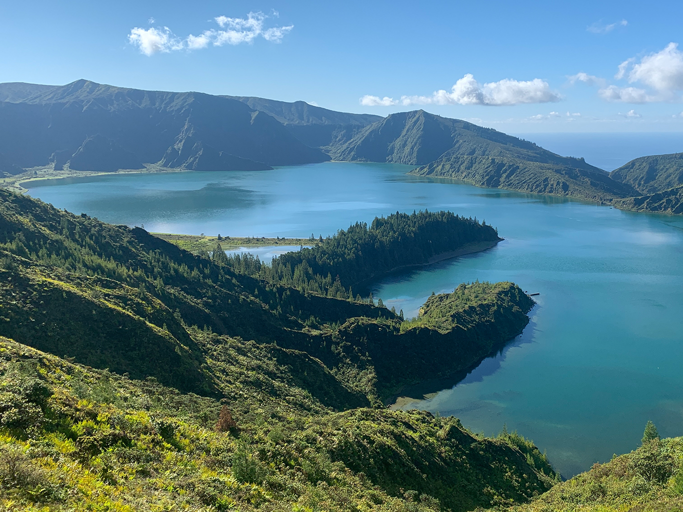 Lagoa do Fogo je nejvýše položené jezero a také jedno z největších na ostrově