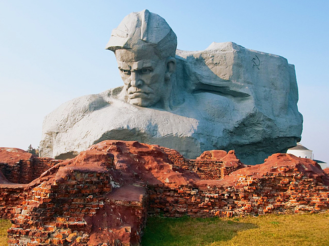 Monumentální památník válečného boje Rudé armády v Brestu