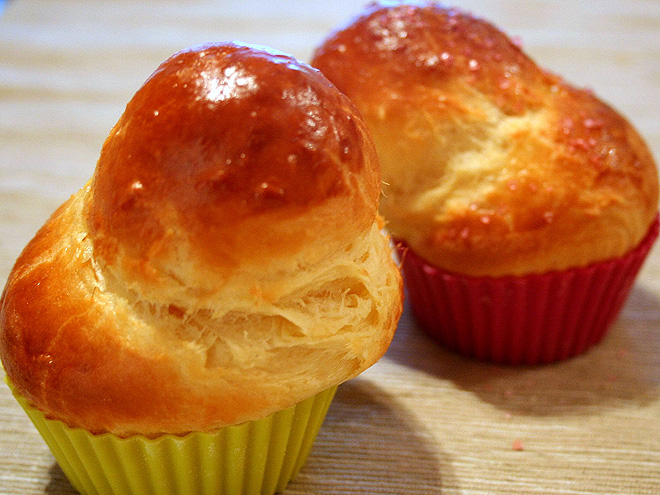 Brioche - lehce nadýchané pečivo s lístkovou kůrkou