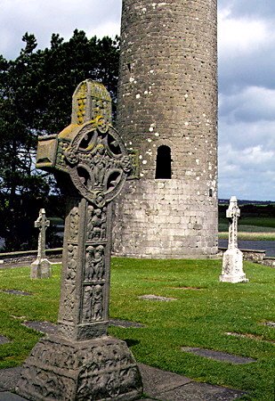 V Monasterboice se dodnes dochovaly pouze zříceniny staroirského kláštera