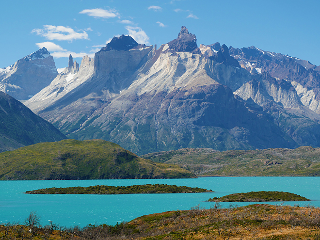 Skalní formace nazývaná Cuernos del Paine neboli Rohy