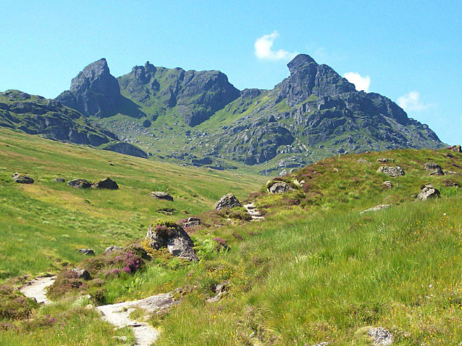 Rozeklané vrcholky hory Cobbler