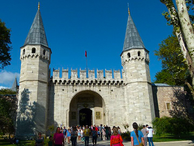 Vstup do sultánského paláce Topkapi v Istanbulu