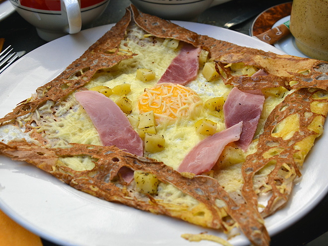 Specialita Bretaně - pohanková palačinka "galette"