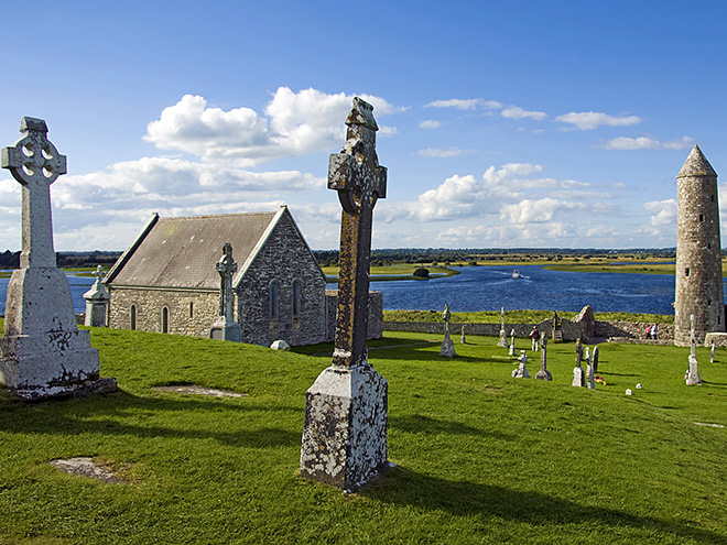 Areál kláštera Clonmacnoise