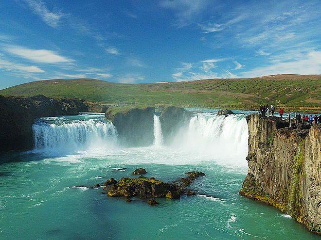 Vodopád Godafoss patří k nejkrásnějším na Islandu