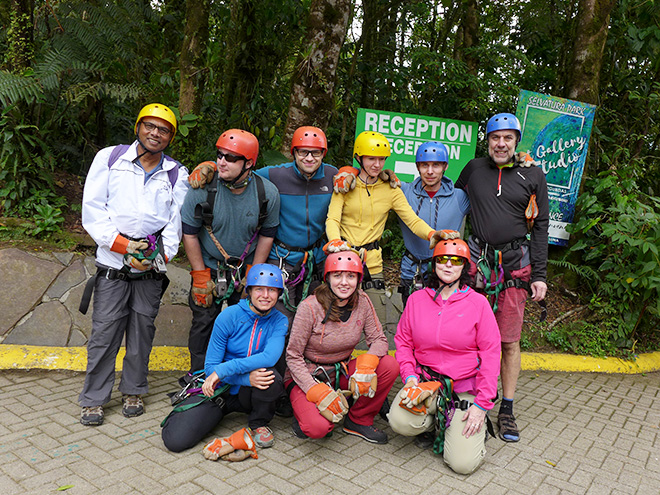 Neohrožení Tarzani se připravují na canopy tour