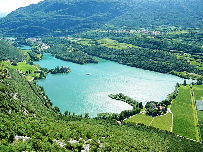 Pohled z via ferraty Rino Pisetta na Lago di Toblino