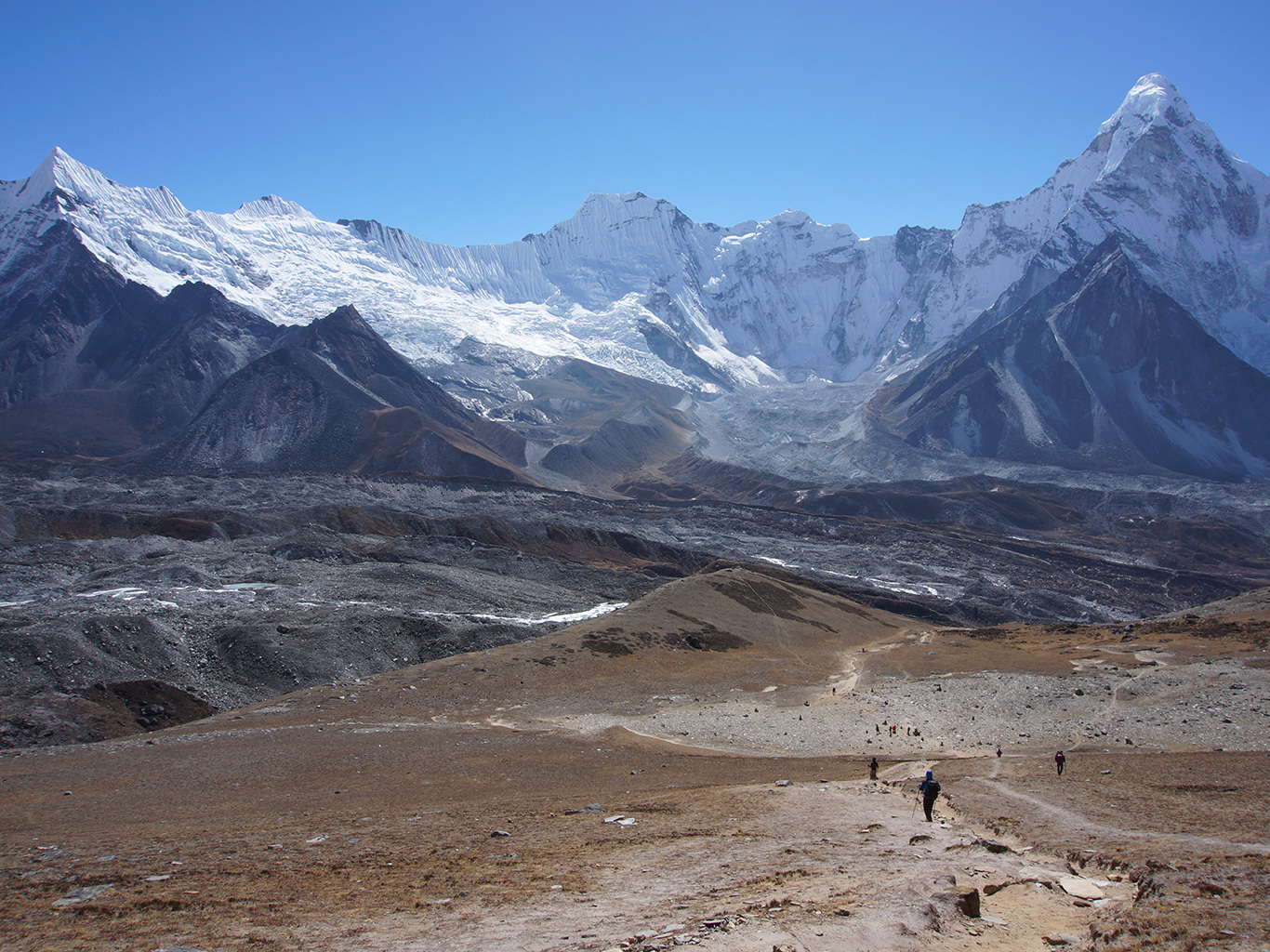 Aklimatizační výstup na Chukhung Ri uchvátí scenérií v čele s Ama Dablam