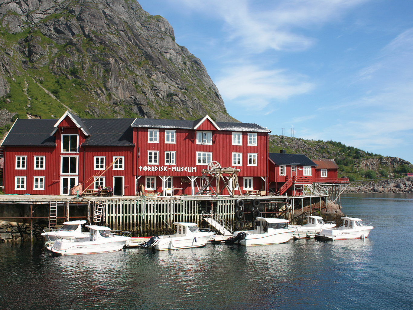 Muzeum tresek čili tørrfisk v rybářské vesnici Å na ostrově Moskenesøy