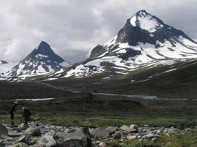 Zasněžené vrcholky Jotunheimenu