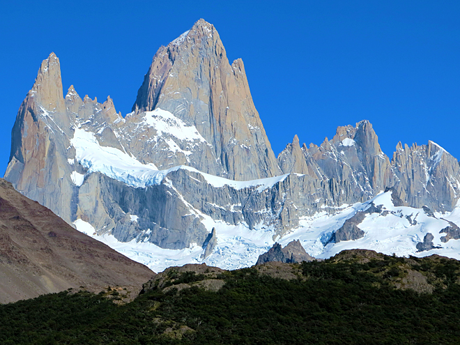 Legendární vrchol Fitz Roy nese název po kapitánovi slavné lodi Beagle