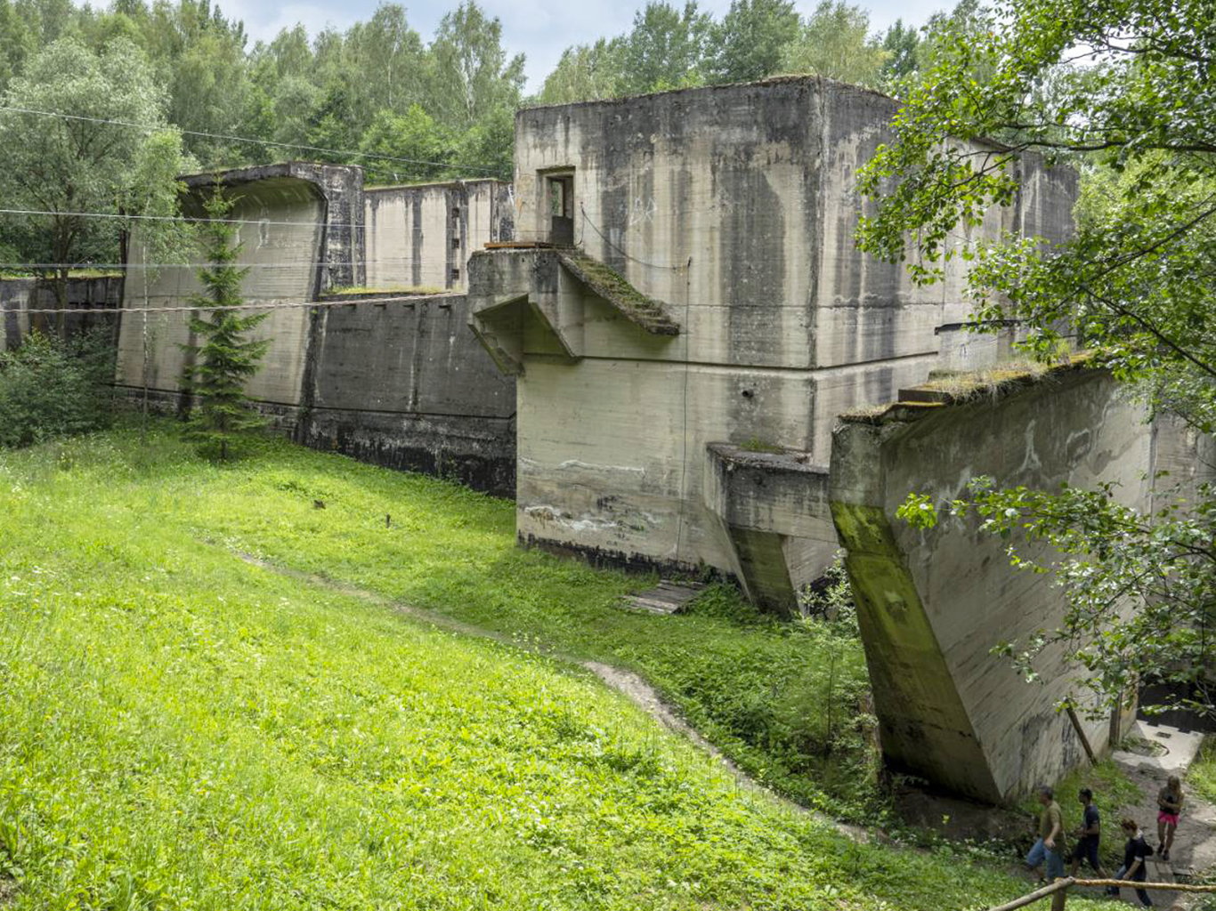 Zdymadlo v Leśniewu Górném na Mazurském kanále u Vlčího doupěte