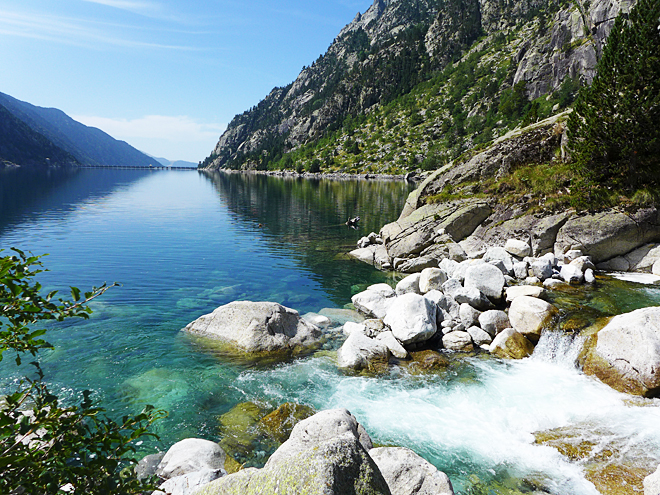 Přehrada Embassament de Cavallers v NP Aigüestortes y Estany Sant Maurici