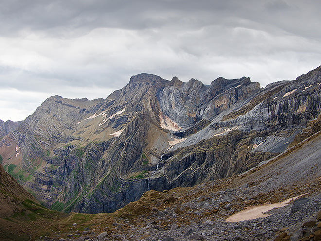 Zvrásněný vápencový masiv v NP Ordesa y Monte Perdido