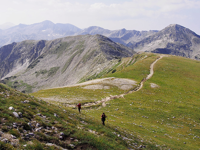 Cesta z Vichrenu, nejvyššího vrcholu pohoří Pirin