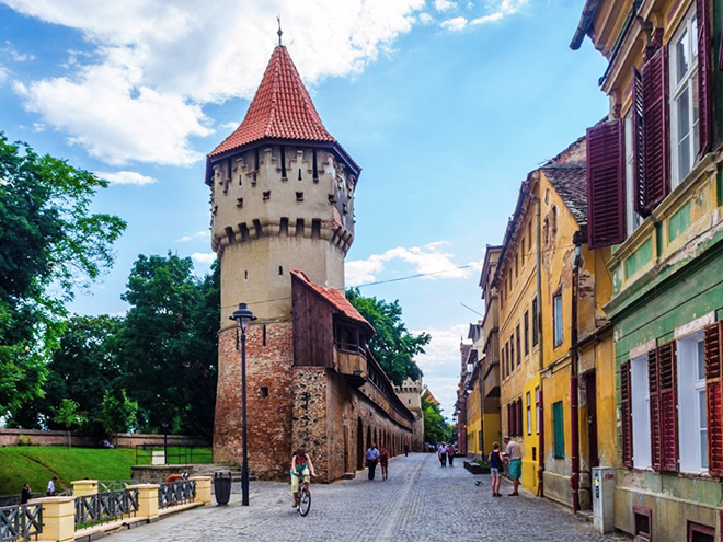 Jedna z původních čtyřiceti věží chránících město Sibiu