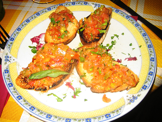 Lehký toast bruschetta siciliana