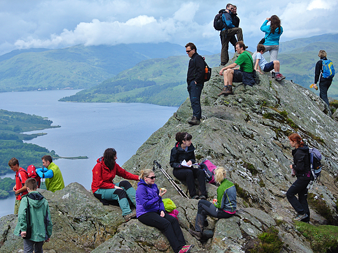 Pauza na vyhlídce Ben A'an v národním parku Trossachs