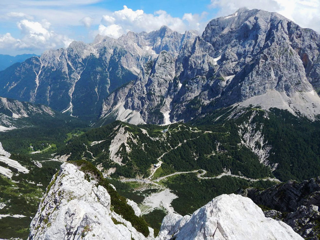 Panoramatický pohled na sedlo Vršič