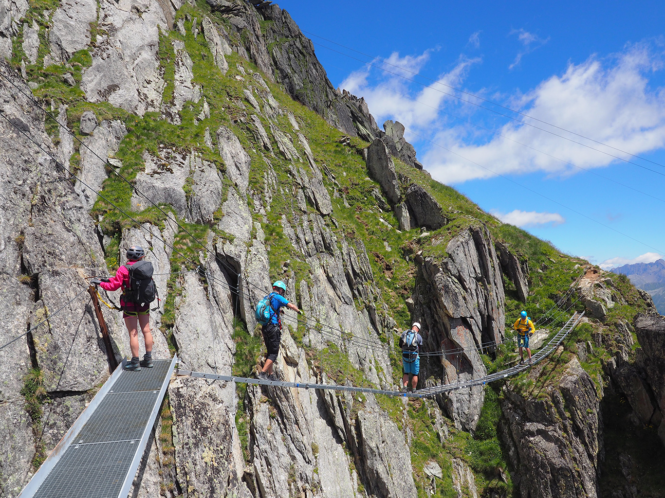 Ferrata Eggishorn klettersteig (B/C) zpestřená několika mostky