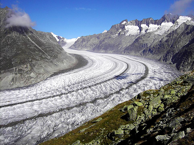 Pohled z vrcholu Eggishorn na nejdelší alpský ledovec Aletschgletscher