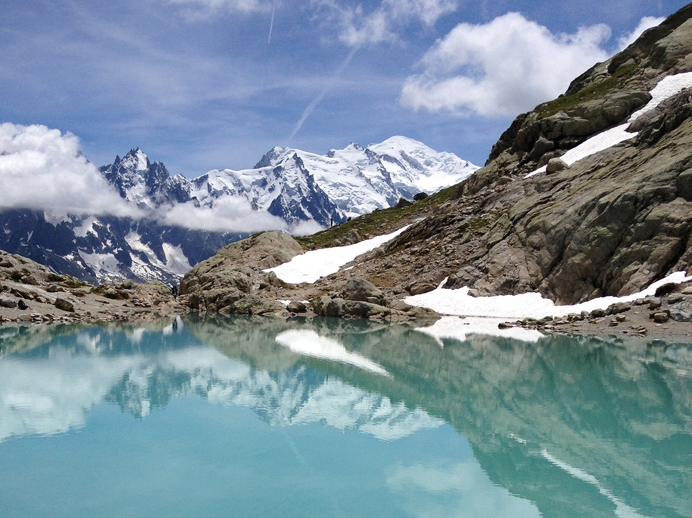 Tyrkysové jezero Lac Blanc leží ve výšce 2 361 m