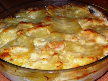 Pomme de terre gratinée - zapečené brambory se smetanou