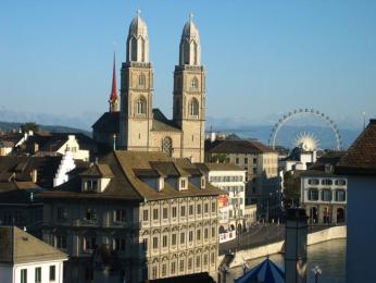 Katedrála Grossmünster, kde začal své myšlenky šířit kazatel Zwingli