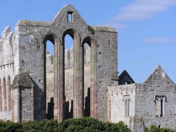 Na místě Ardfert Cathedral založil sv. Brendan v 7. století klášter