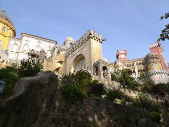 Výstřední Palácio da Pena hraje barvami