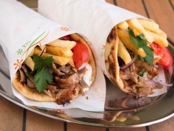 Gyros patří mezi oblíbené rychlé občerstvení