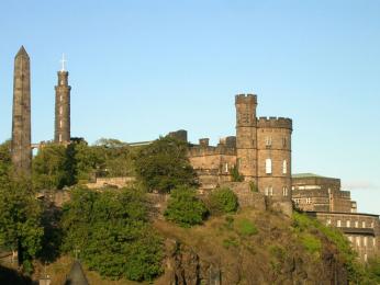 Calton Hill je dominantou města