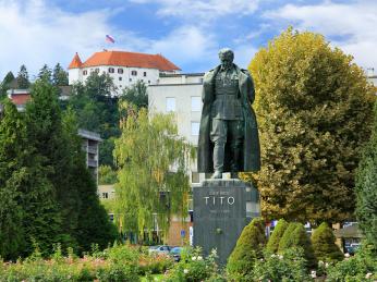 Socha maršála Josipa Broze Tita ve městě Velenje