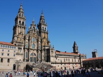 Náměstí Obradoiro s průčelím Svatojakubské katedrály