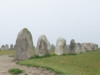 Ales stenar na pobřeží moře nedaleko Ystadu