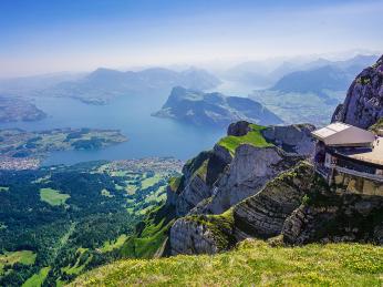 Vierwaldstättersee neboli Lucernské jezero z vrcholu hory Pilatus