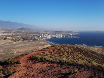 Na jihu Tenerife prší jen zřídkakdy, takže zde najdete polopoušť