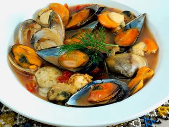 Bouillabaisse - rybí polévka připravovaná po staletí na jihu Francie