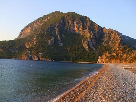 Pláž u vesnice Çirali (NP Olympos)