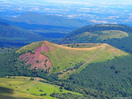 Vrcholek Puy Pariou nezapře svůj sopečný původ