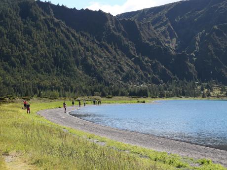 Oblast Lagoa do Fogo je přírodní rezervací, kde sídlí kolonie ptáků, zejména dravců a racků