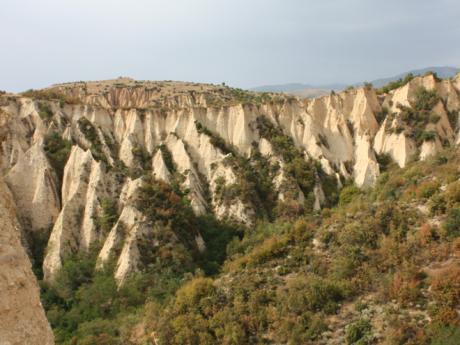 Melnické pyramidy zabírají plochu o rozloze 17 km²