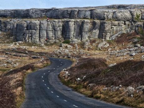 The Burren je krajinou uhlazených a holých vápencových skal