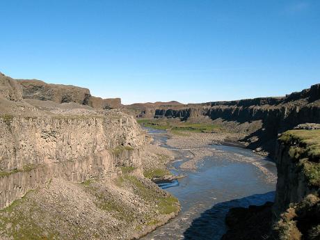 Kaňon ledovcové řeky Jökulsá á Fjöllum