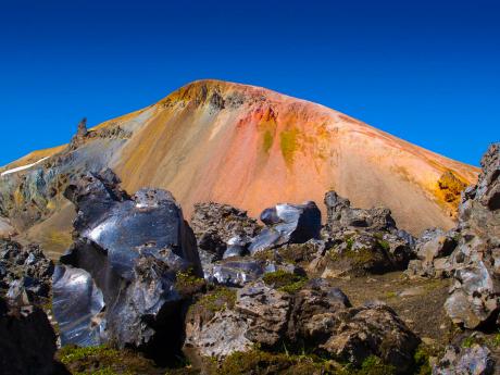 Oblast Landmannalaugar je druhou největší geotermální oblastí na Islandu