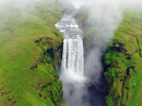 Vodopád Skógafoss na řece Skóga