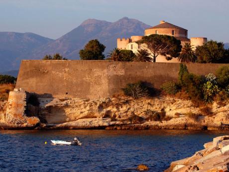 Citadela ve starobylém městečku St. Florent