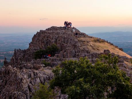 Archeologické naleziště a observatoř Kokino na kopci Tatičev kamen