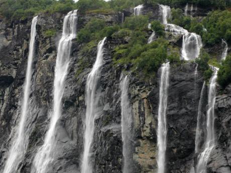 Sedm sester, vodopády nad fjordem Geiranger